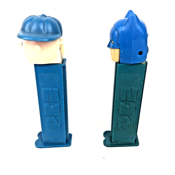 Pez Dispensers Charlie Brown And Batman Collectible Vintage Feet 1980s‎ Blue - Picture 2 of 9